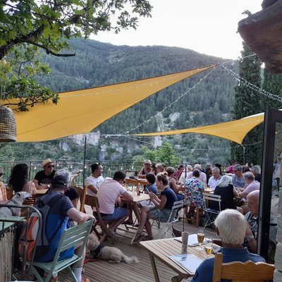 AUX CINQ ARCHES PHOTO