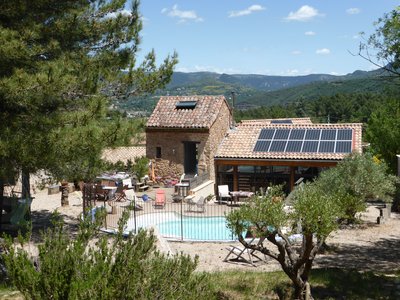 L'Amourier,jardin et piscine
