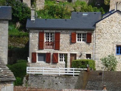 Mme Véronique Lafon location Saint Léons