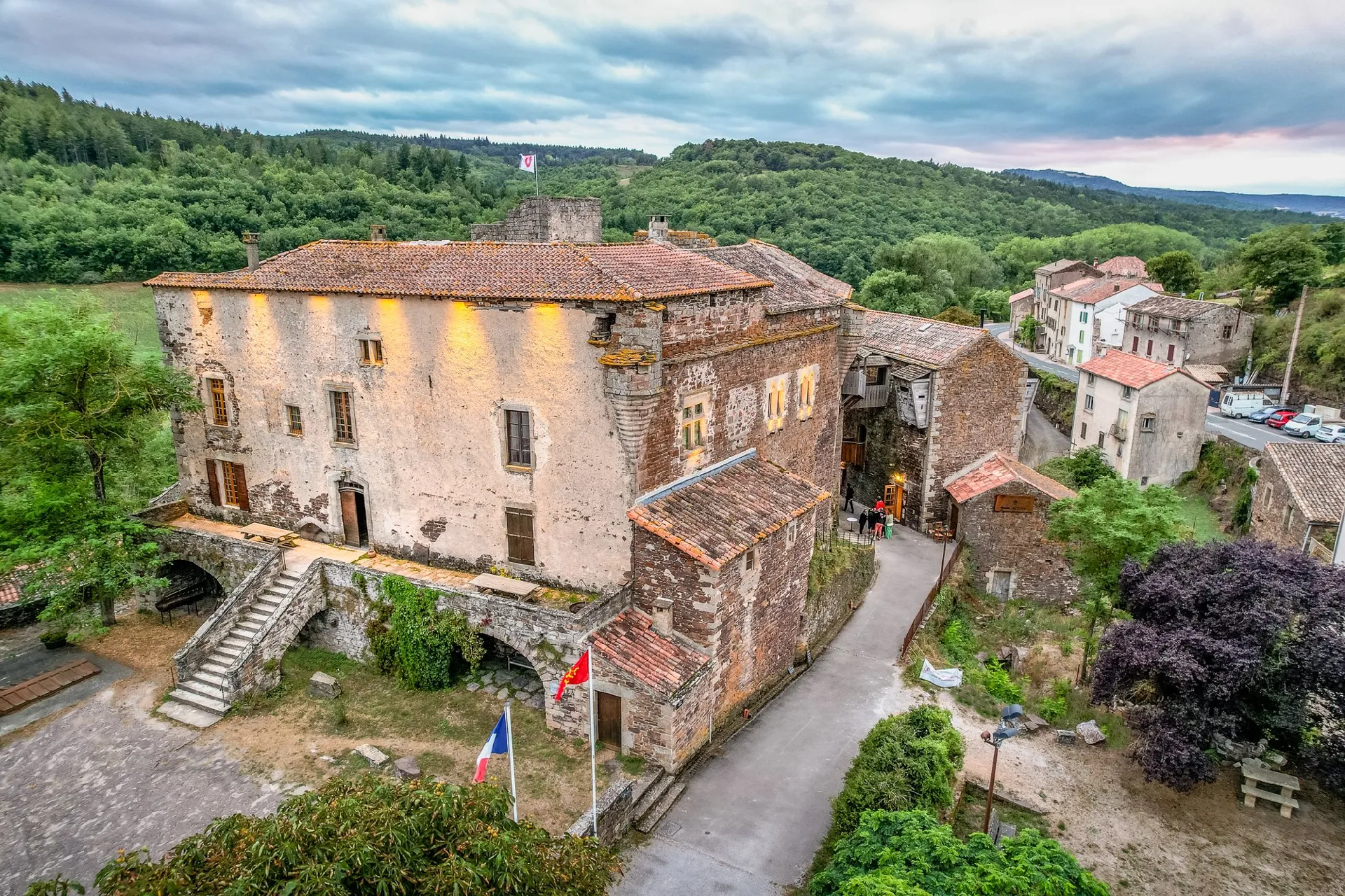 Château de Latour-sur-Sorgues - visite guidée ou libre