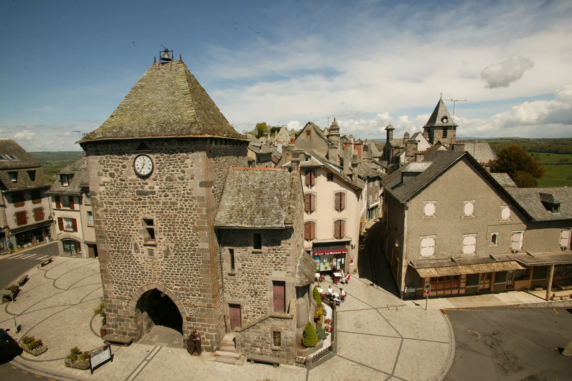 Tour de Monaco à Mur-de-Barrez