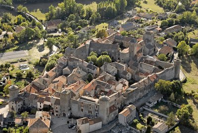 La village fortifié de Ste-Eulalie de Cernon avec la Commanderie