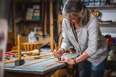 Anne Gachelin dans son atelier