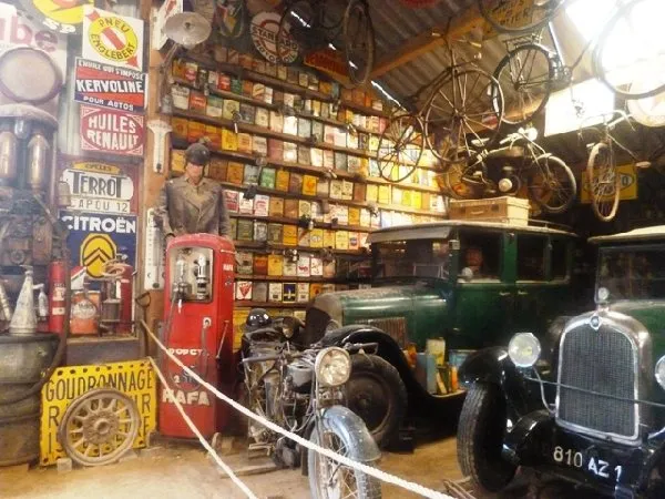 LE GRENIER DE CAPOU - Section automobile, vélos, motos...
