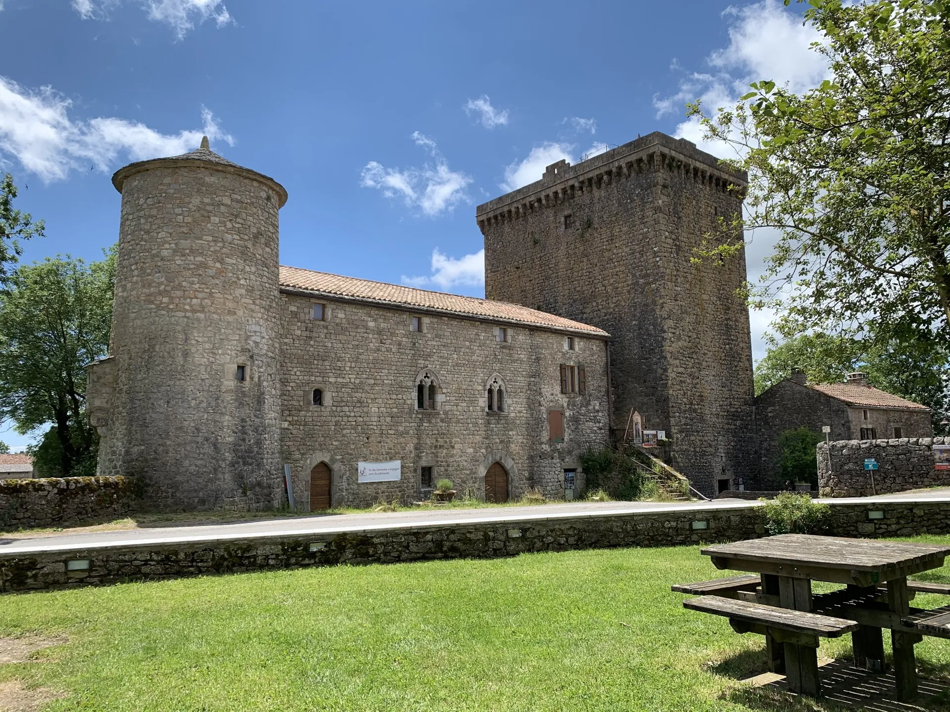 Le Viala du Pas de Jaux - visite libre de la Tour Hospitalière