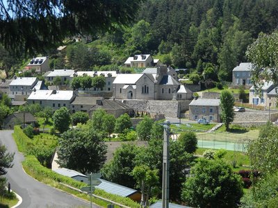 Saint-Just-village-Ruynes-Margeride-Cantal-Auvergne