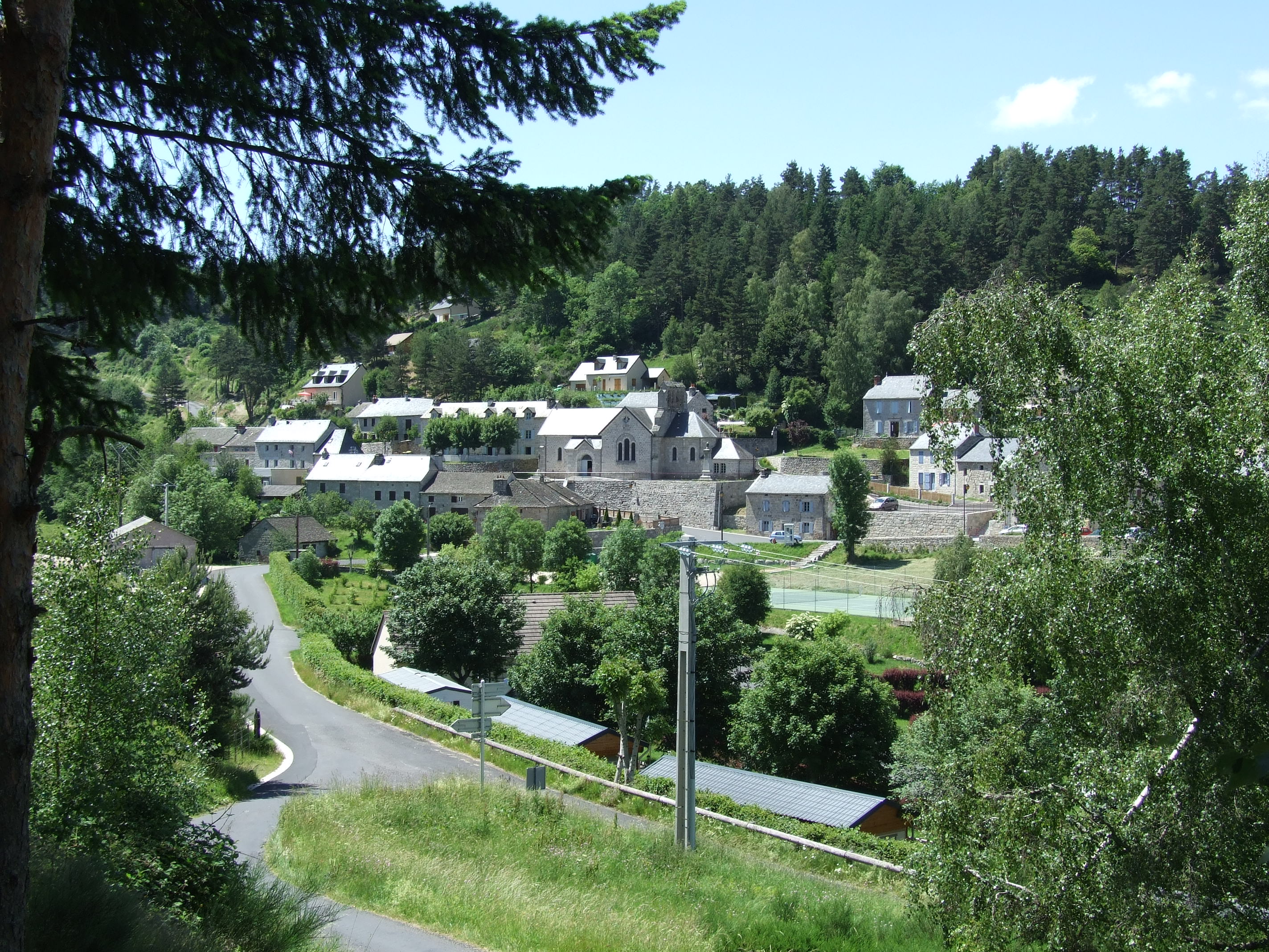 Vue du bourg avec le camping