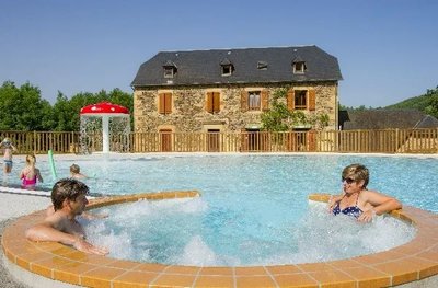Camping USHUAÏA VILLAGES LES RIVES D'OLT ET AUBRAC****