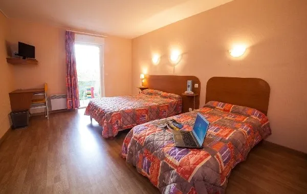 Hotel des Gorges chambre triple saint jean du bruel aveyron occitanie france