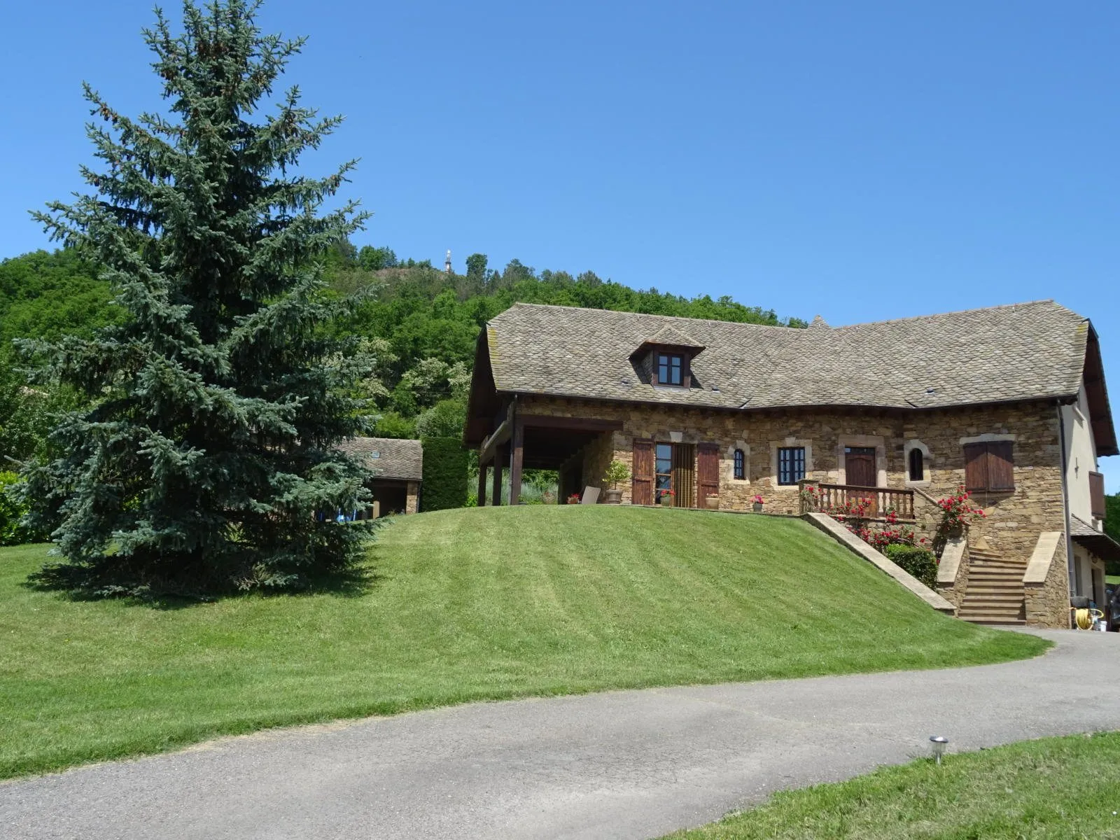 Chez Lucien et Gisèle - AYGG75