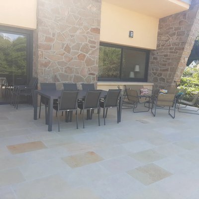 Grande terrasse extérieure