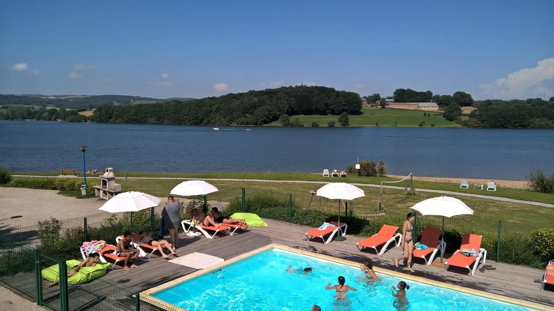 LE HAMEAU DES LACS-Lac de Villefranche de Panat