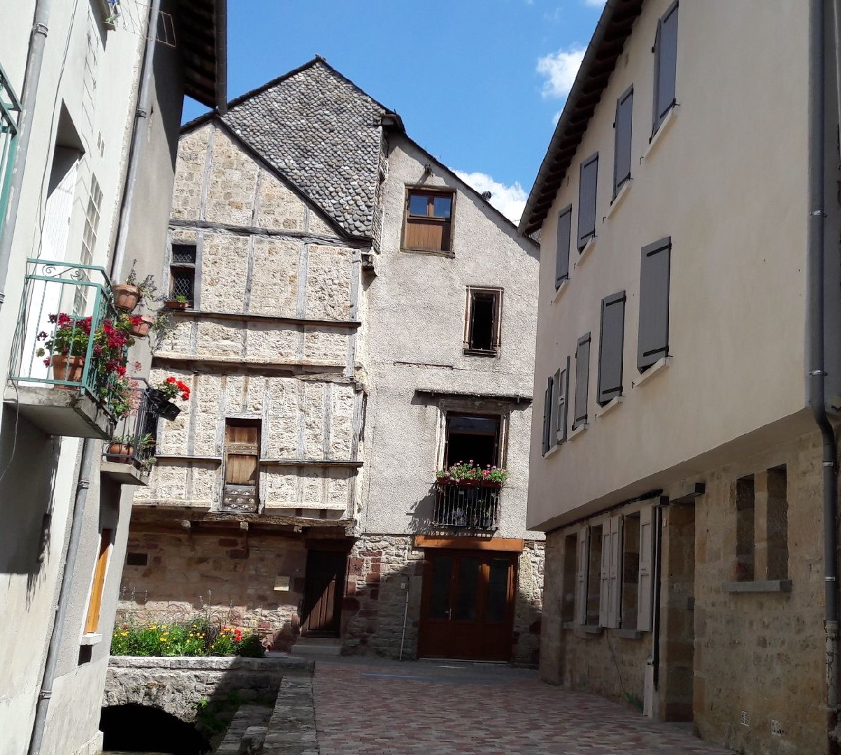 Gîte d'étape communal de La Canourgue vu de l'extérieur