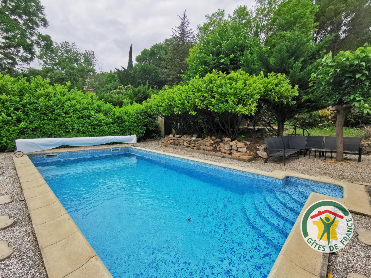 34G25101 - La Cigale et la Fourmi_1