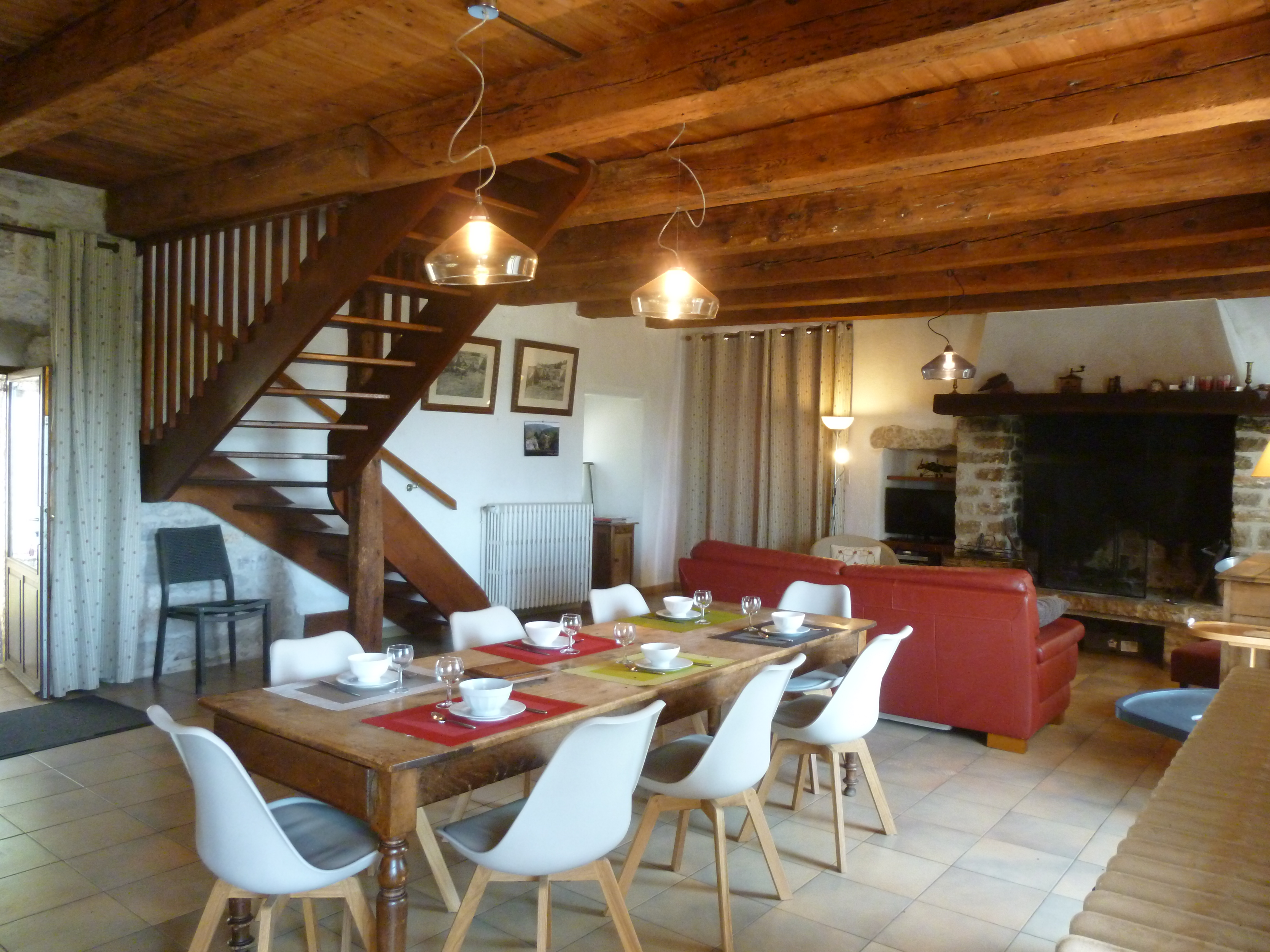 Le Pigeonnier, Gîtes de Combelasais - Séjour / cuisine