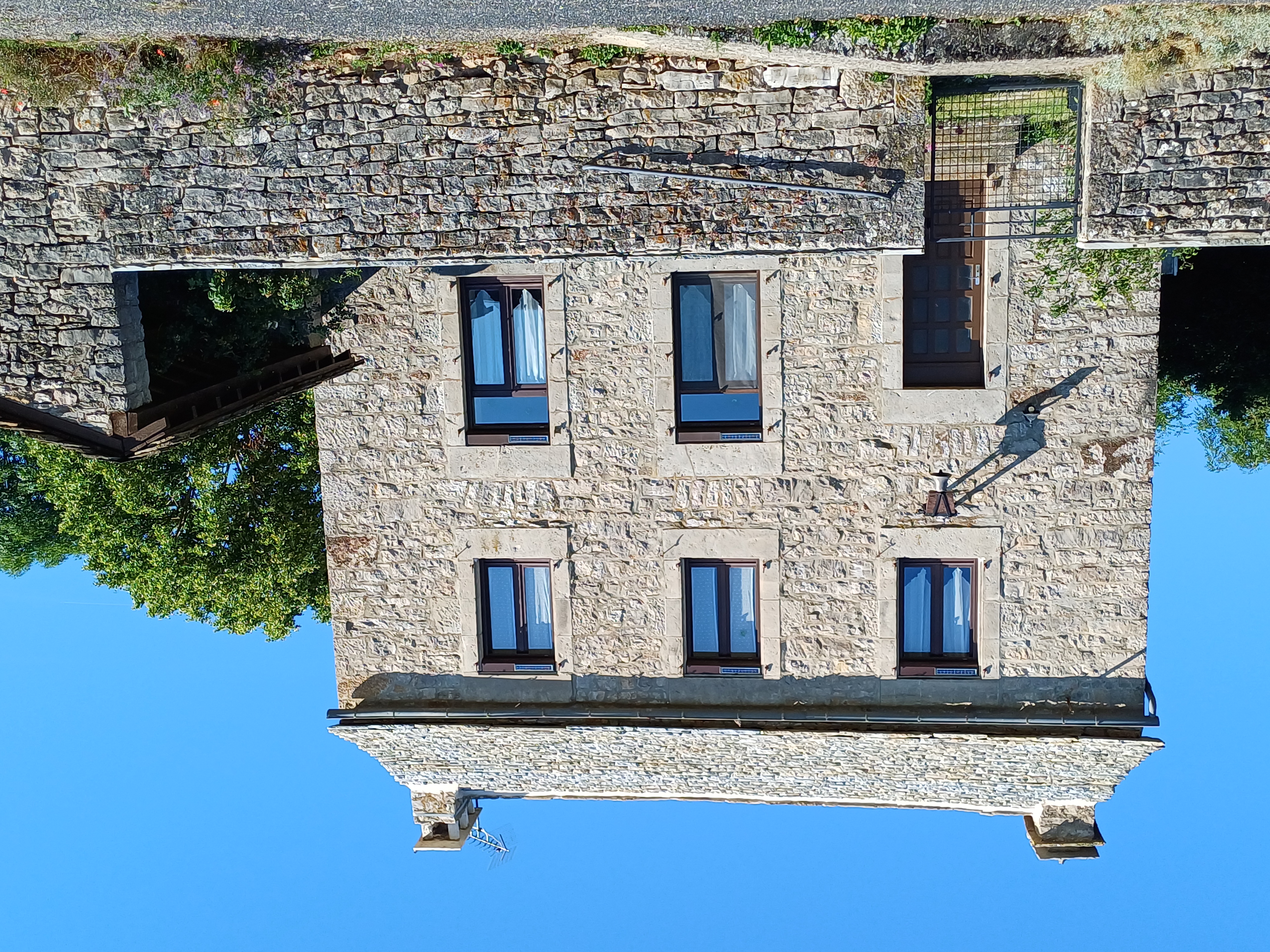 Gîte Les Lilas du Sauveterre à Recoules de l'Hom