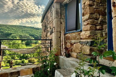 Grange-entree-jardin