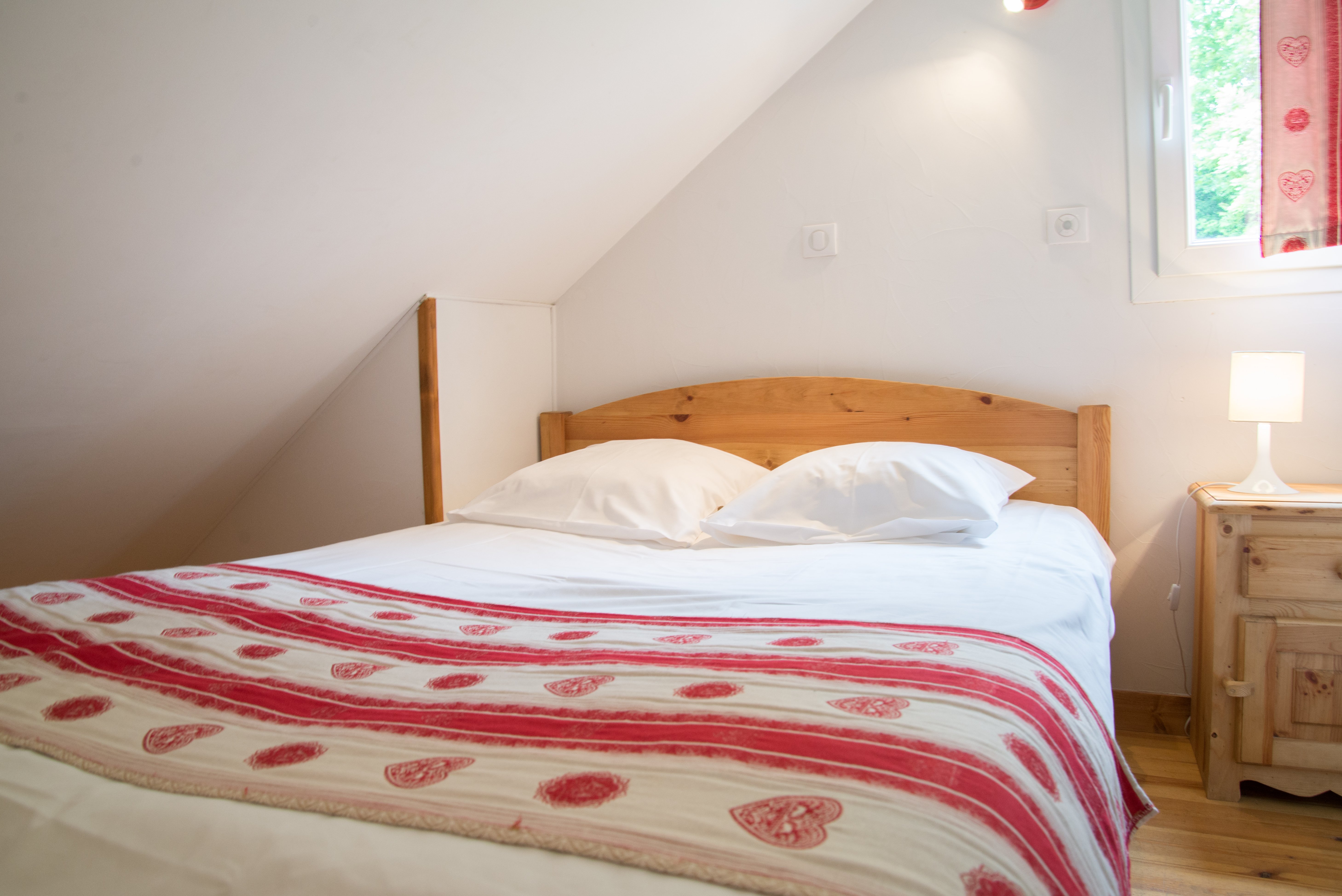 AUMONT_AUBRAC_LZV038_6-8pers_chambre2-2