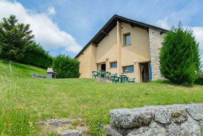 Grand gîte - village vacances sainte-lucie - parc des loups - lozere (1)