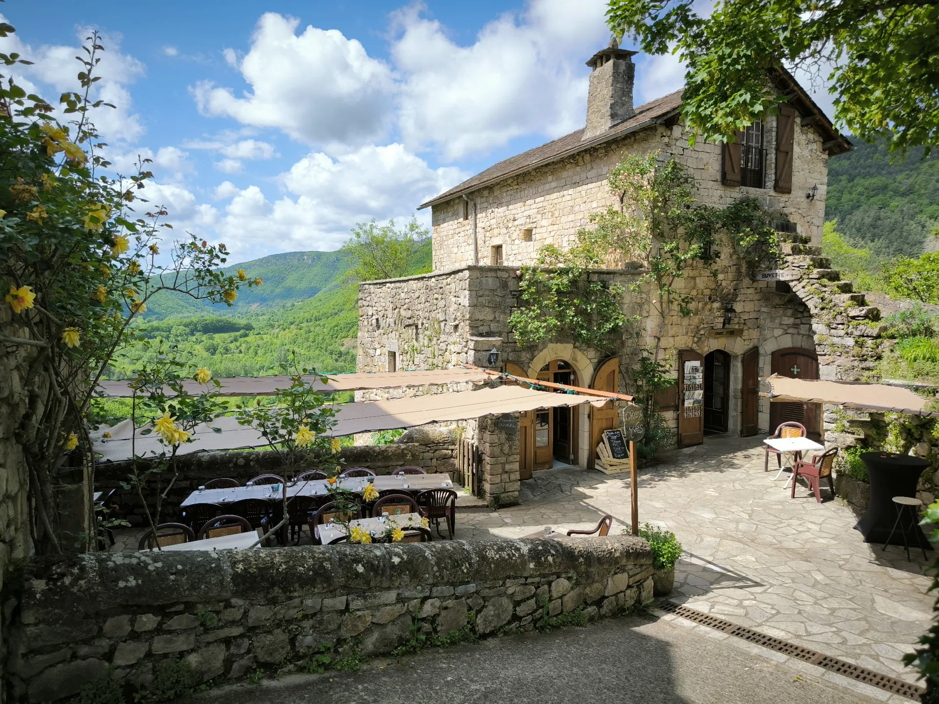 Chez Yves