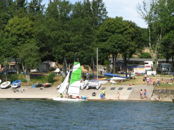 CAMPING "LE TOURING" ECOLE DE VOILE C. Y. V.P