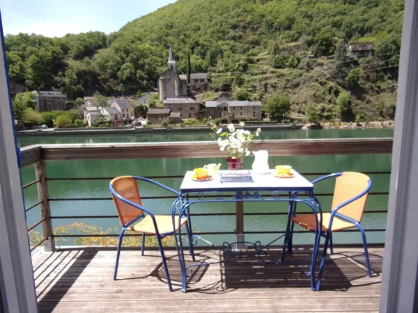 vue du village de Lincou depuis la terrasse