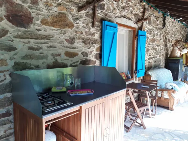 Le jardin de Baldine - Cuisine d'été : plaque gaz, vaisselle