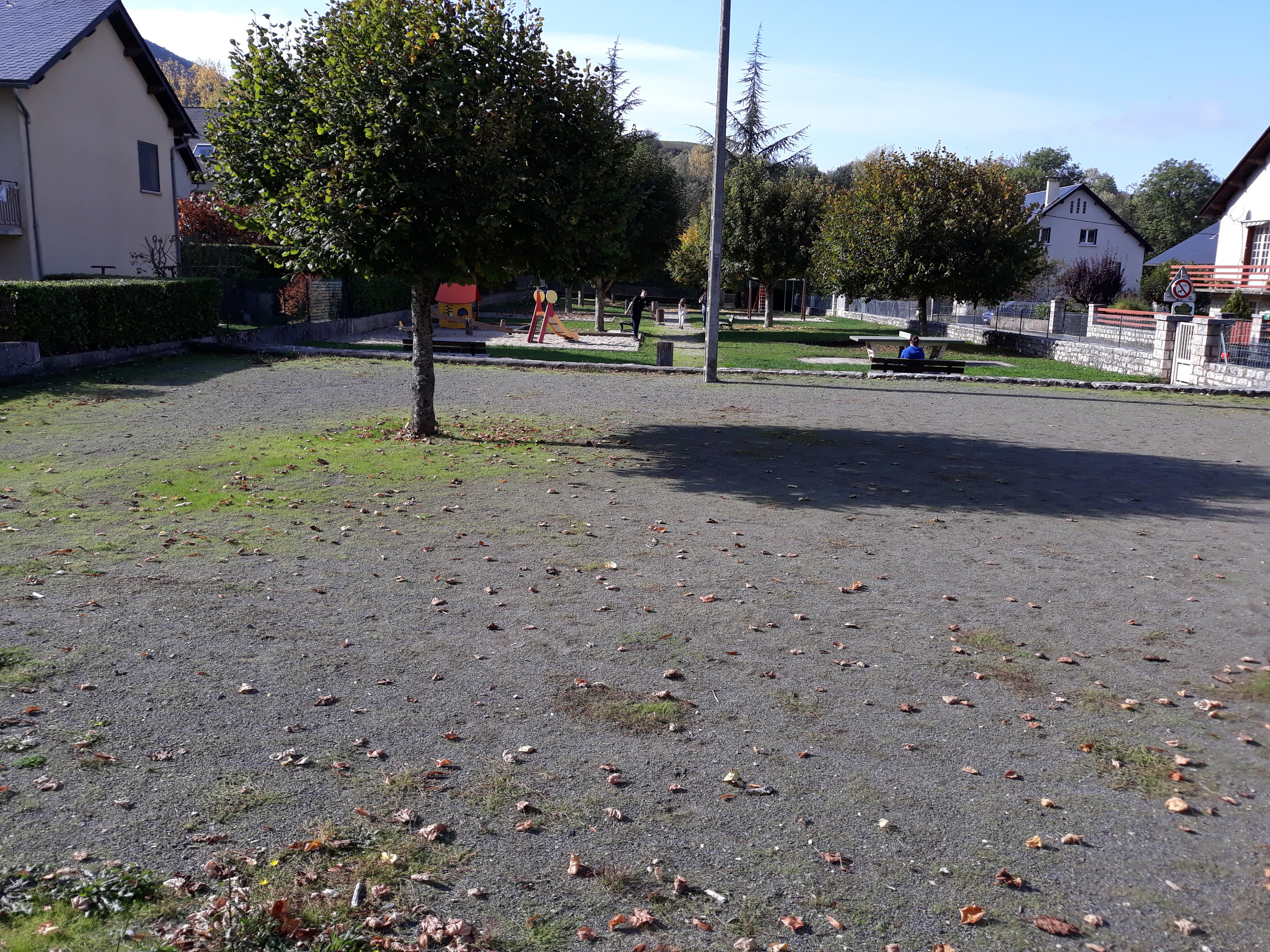 Aire-de-jeux-de-Banassac-2-3