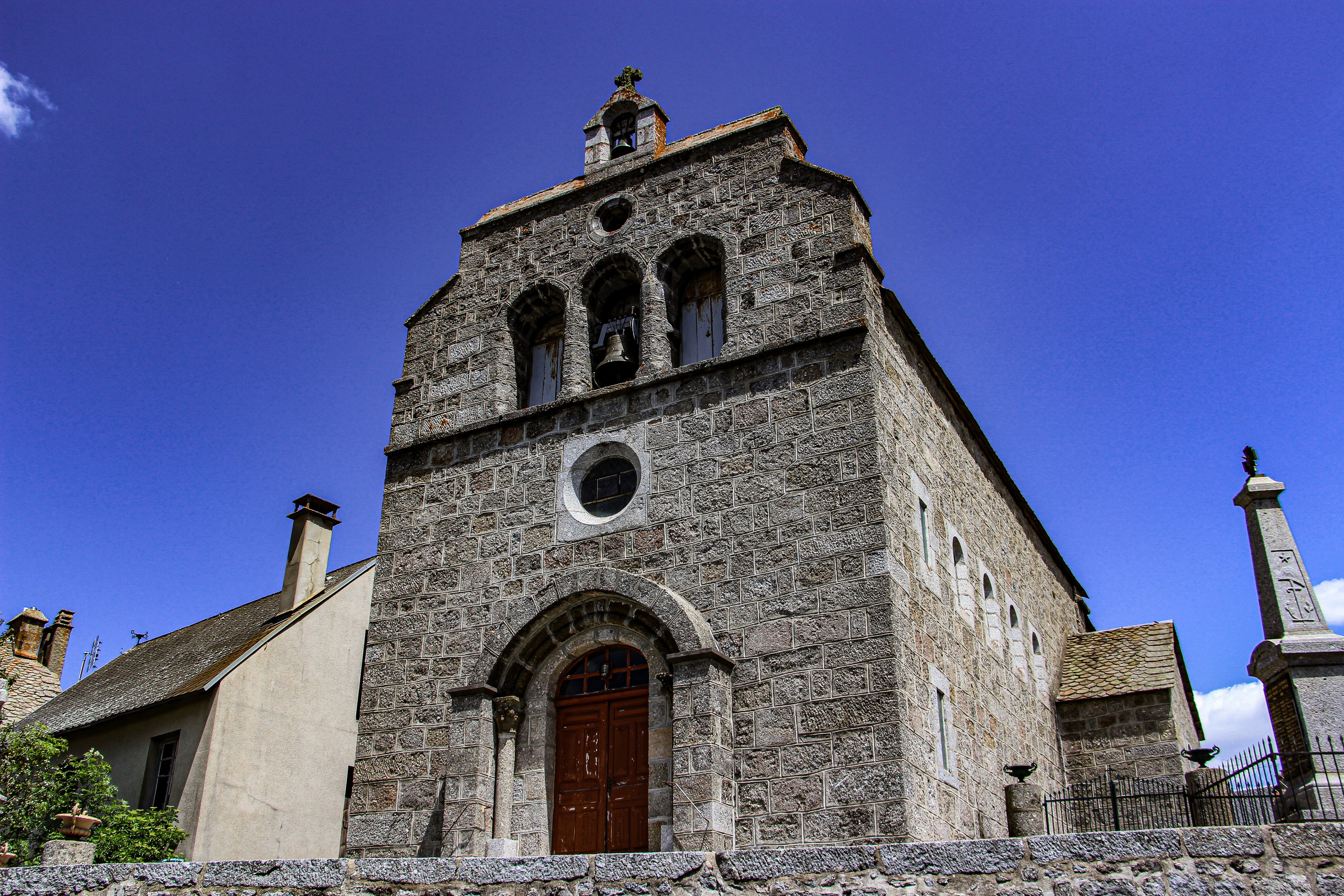 Église Malbouzon - vue générale extérieure