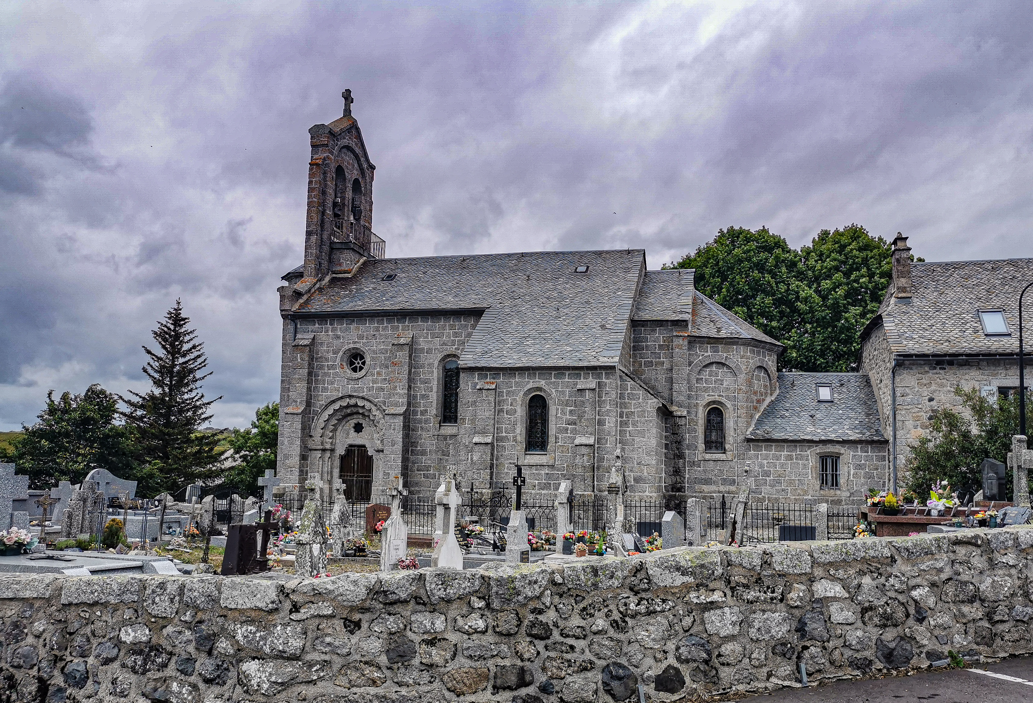 Église Marchastel - vue générale extérieure