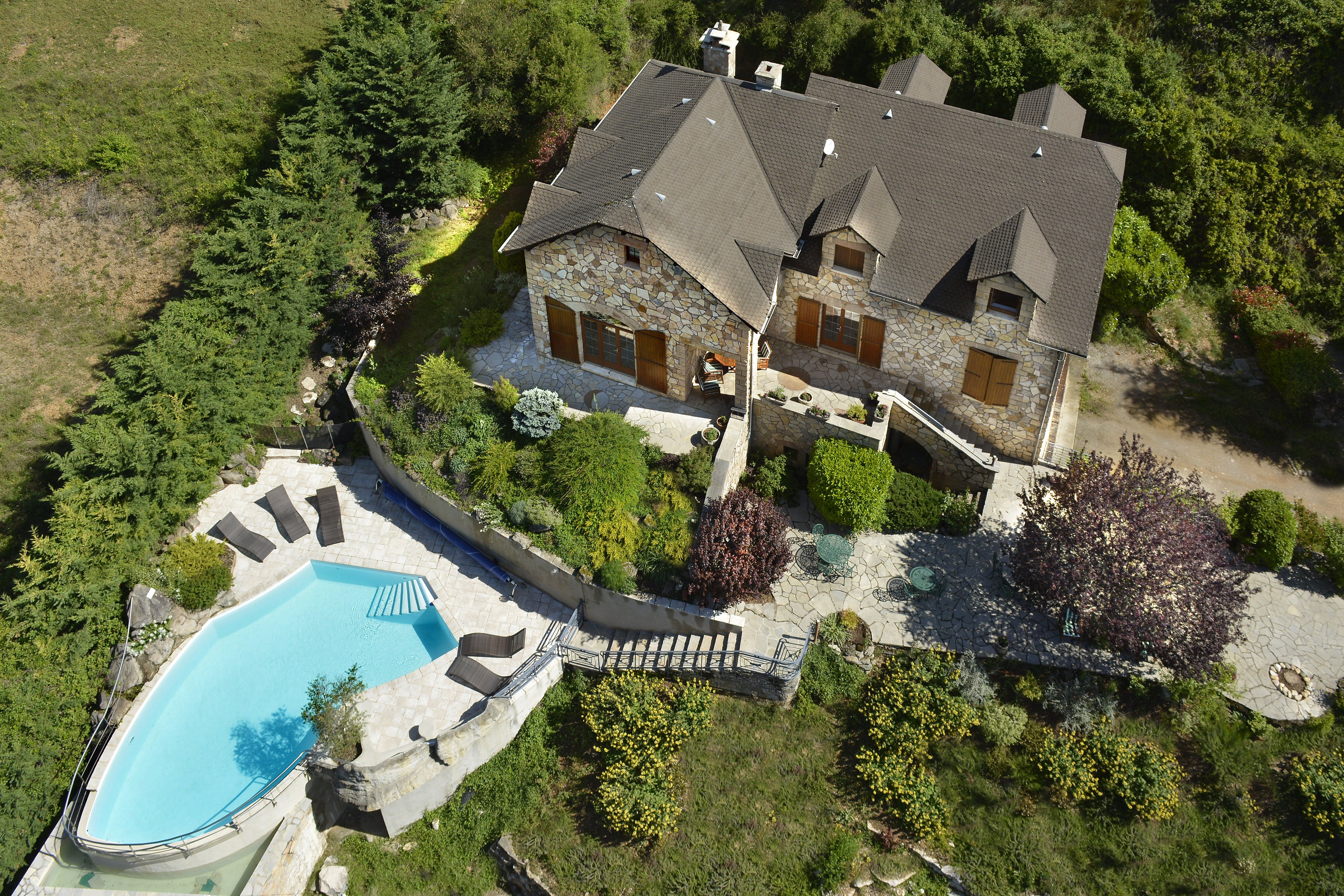 HLOLAR0480009698_01_V