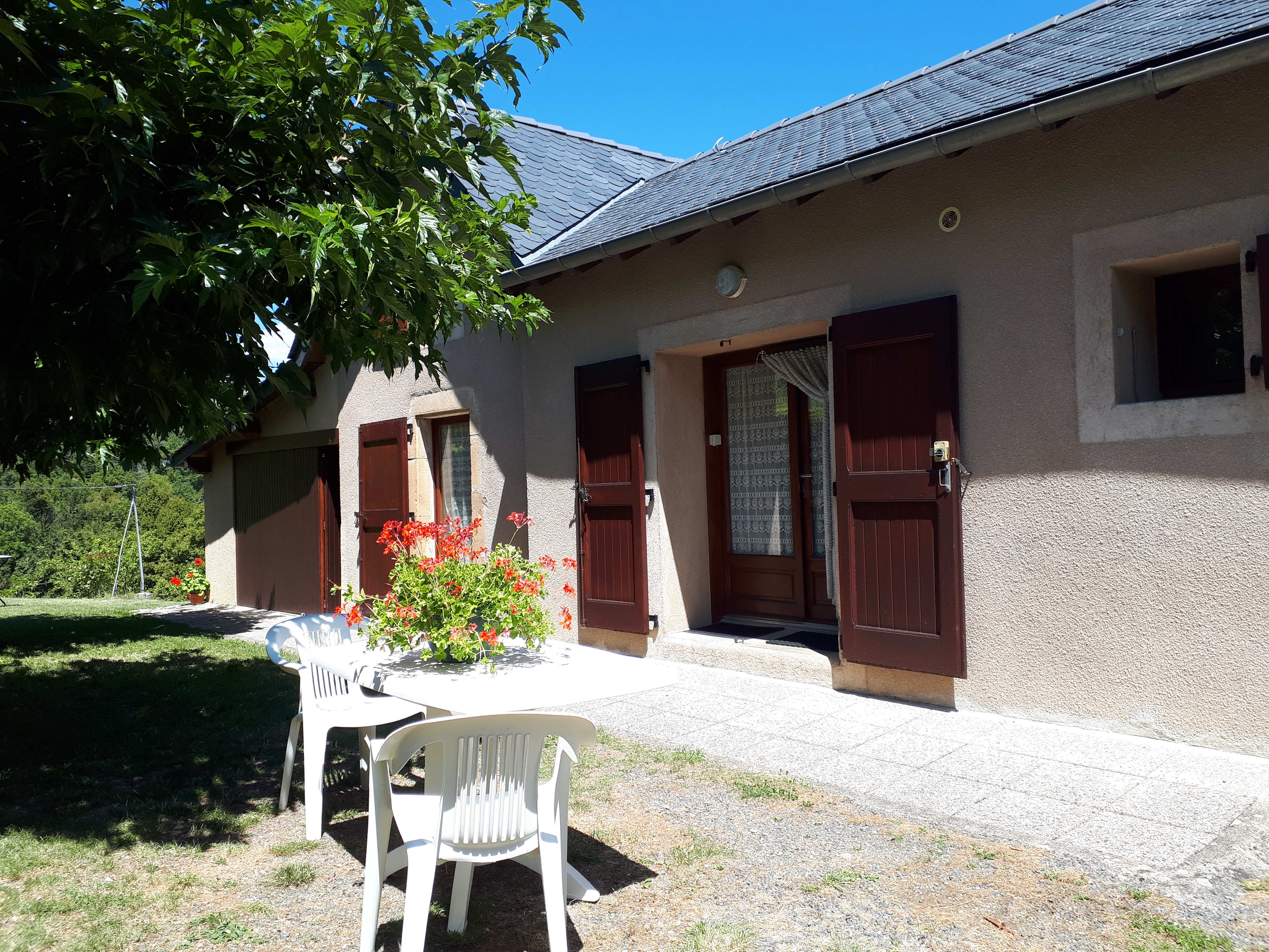 Devant de porte à l'usage exclusif du locataire