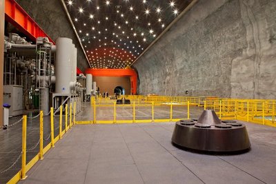 Visite intérieure de la centrale hydroélectrique de Montézic