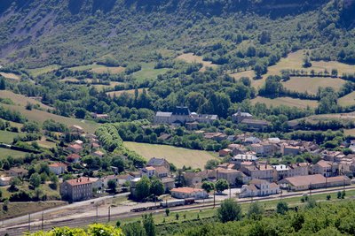 Gare de Tournemire (au 1er plan)