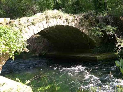Le pont de tuf dit le pont Hugo