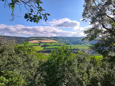 Vue vallée de la Sorgues depuis Notre Dame du Cayla