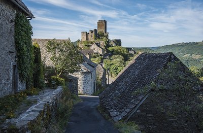 Valon, Château et village