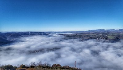 Point de vue sur le viaduc de Millau
