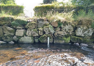 L'échelle graduée de l'Observatoire de l'eau sur la Selve