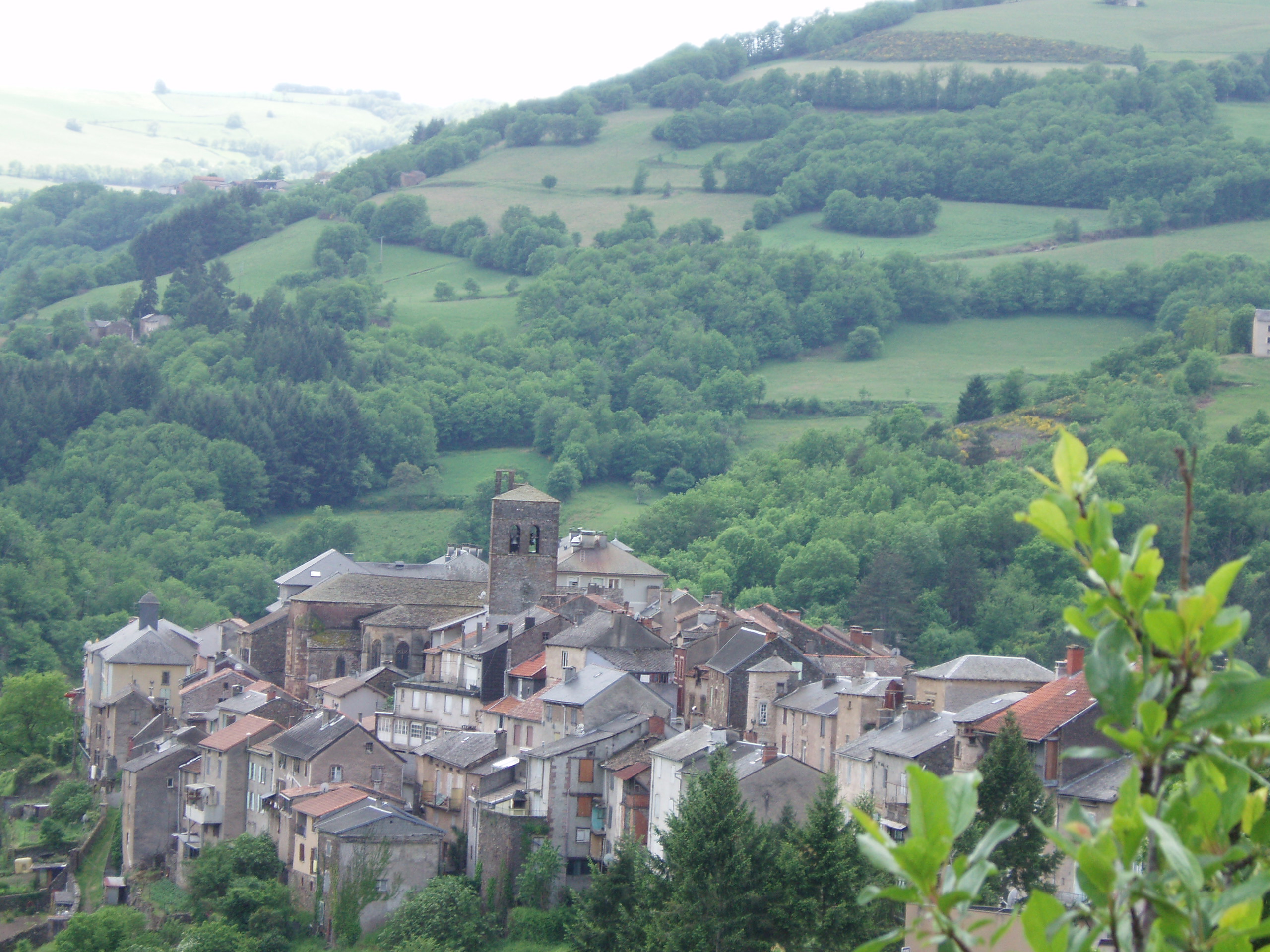 vue de St Sernin sur le sentier