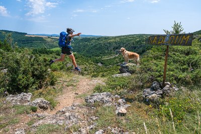 En direction du Rajal de Saploum