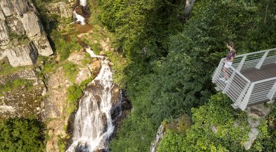 Le Saut du chien baigné de soleil