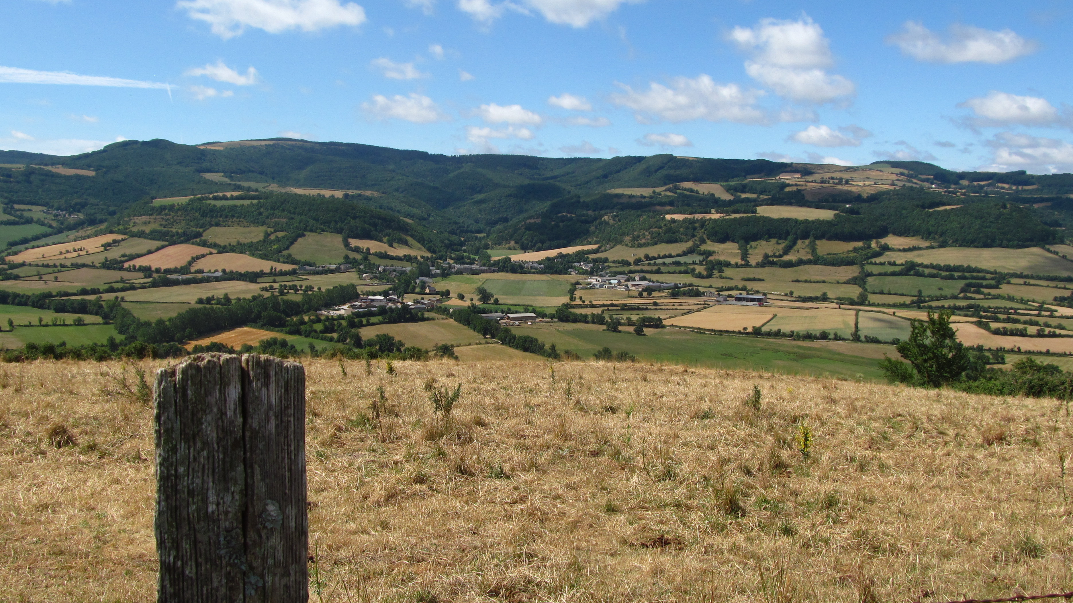 La vallée de l'Olip depuis le plateau de Courry