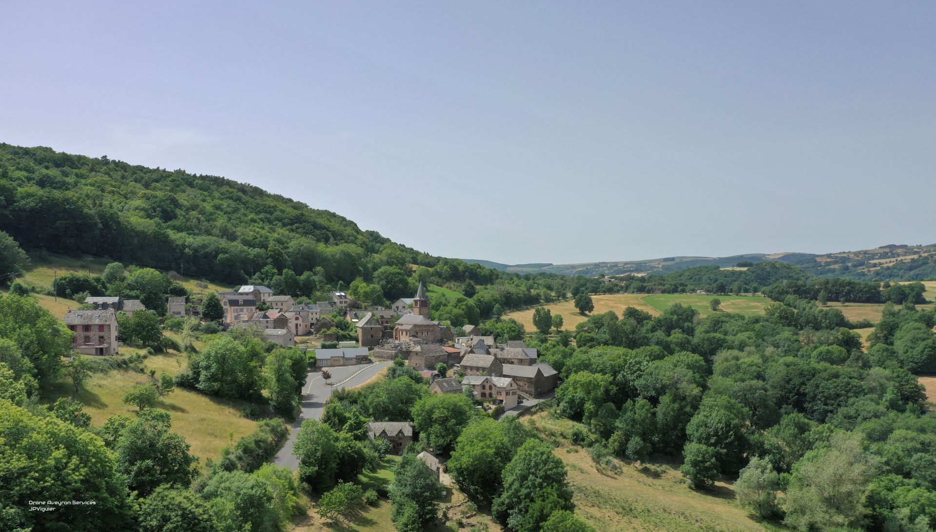 Le village de Nogaret, les balcons de l'Aubrac