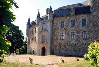 Le Château de Vezins de Lévézou