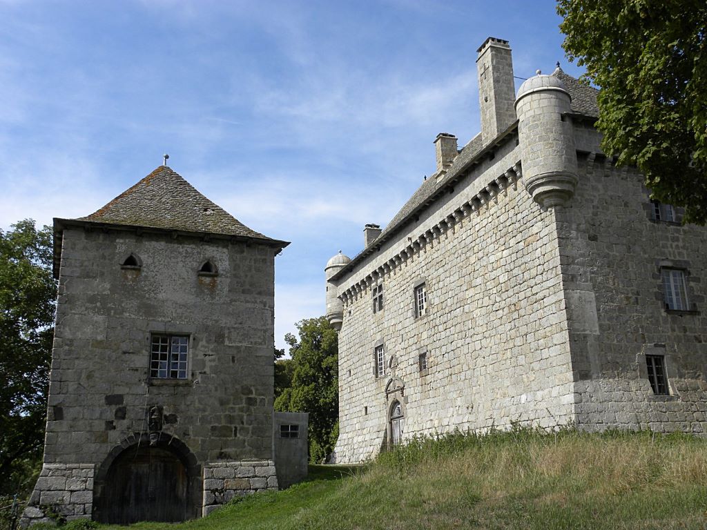 Vue sur château de Montvallat