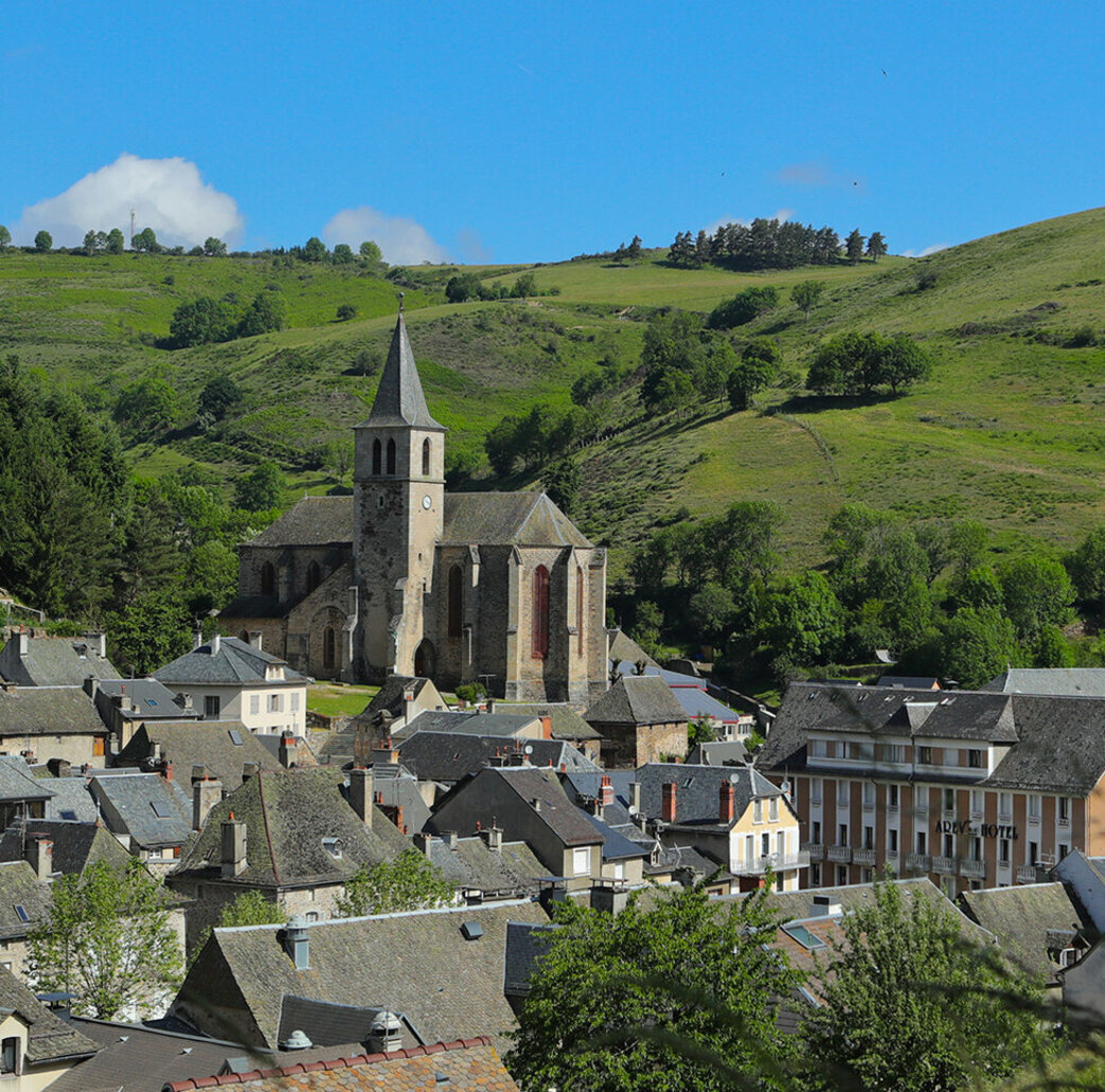 L'écrin du village de Chaudes-Aigues