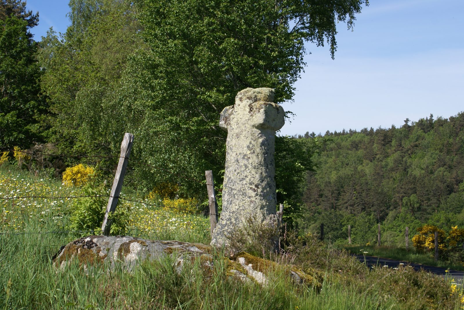 Croix en granit, témoin du patrimoine bâti du territoire