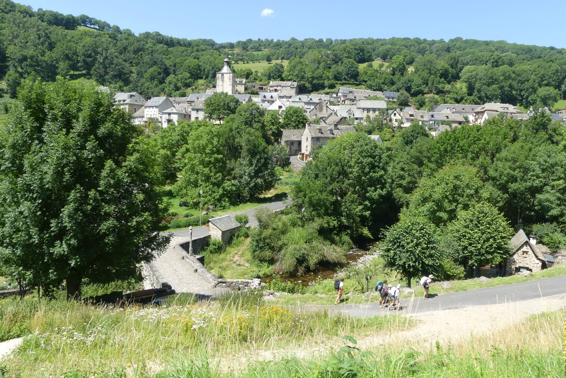En dépassant le village de Saint Chely d'Aubrac