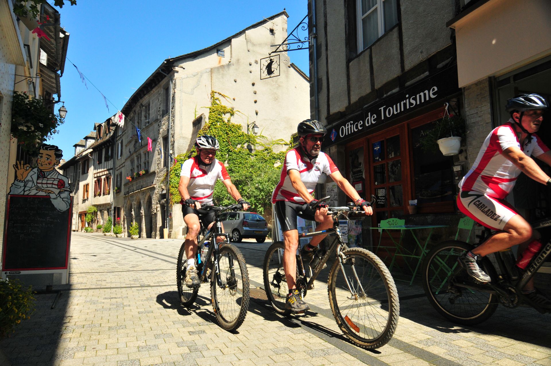 Les rues médiévales de Mur-de-Barrez